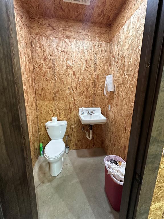 407 Fm 3381 Property Photo 13