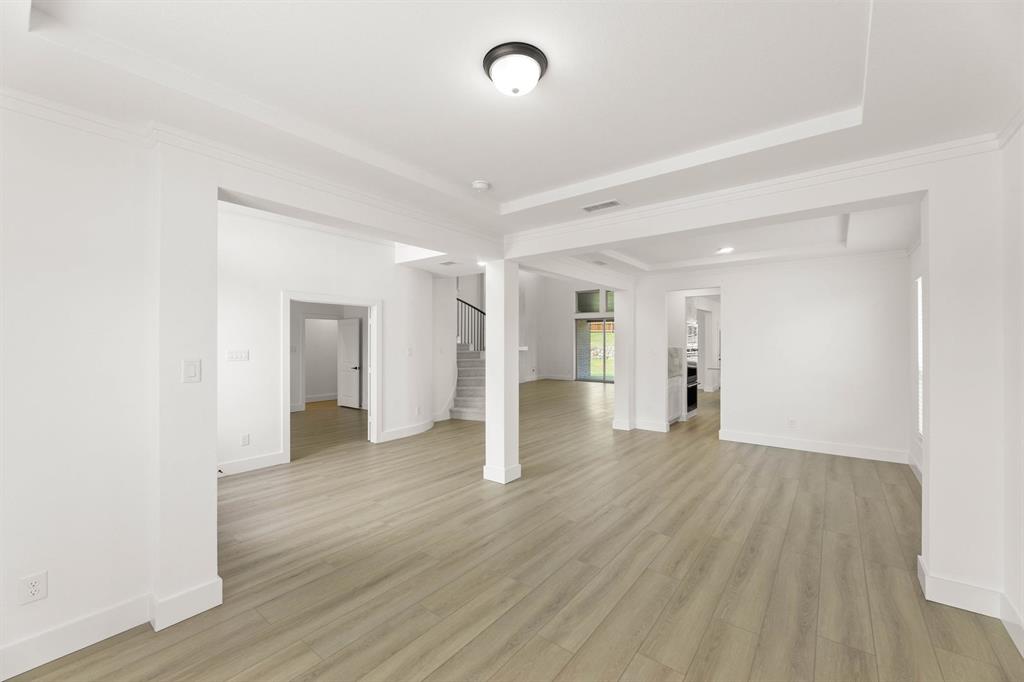 1115 Willow Lake Drive Property Photo 9