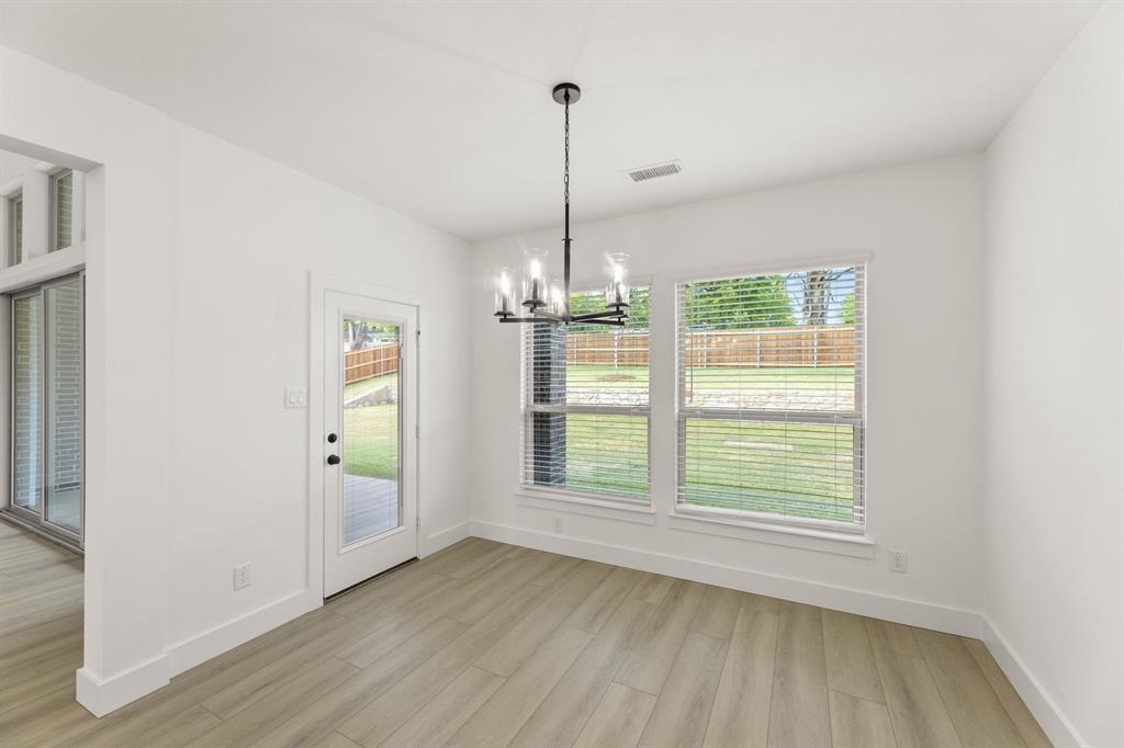 1115 Willow Lake Drive Property Photo 16