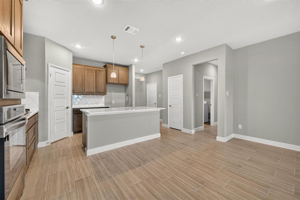 11224 Winged Elm Way Property Photo 3