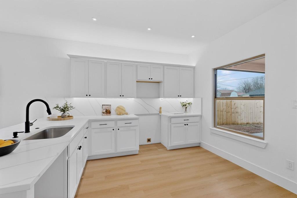10129 Budtime Lane Property Photo 8
