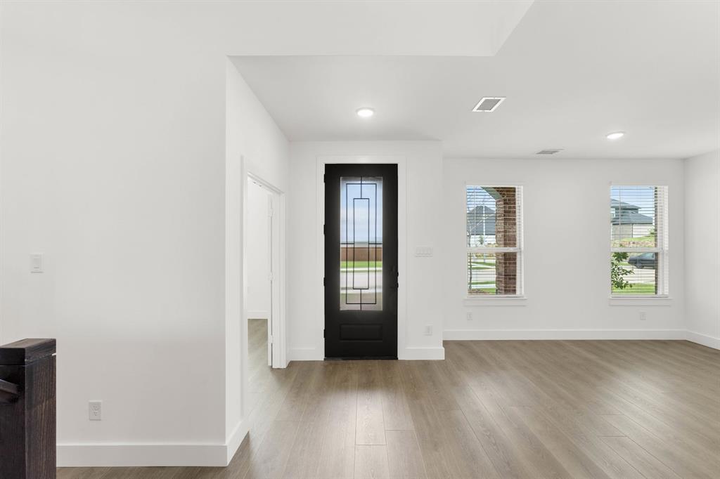 413 Tower Street Property Photo 3