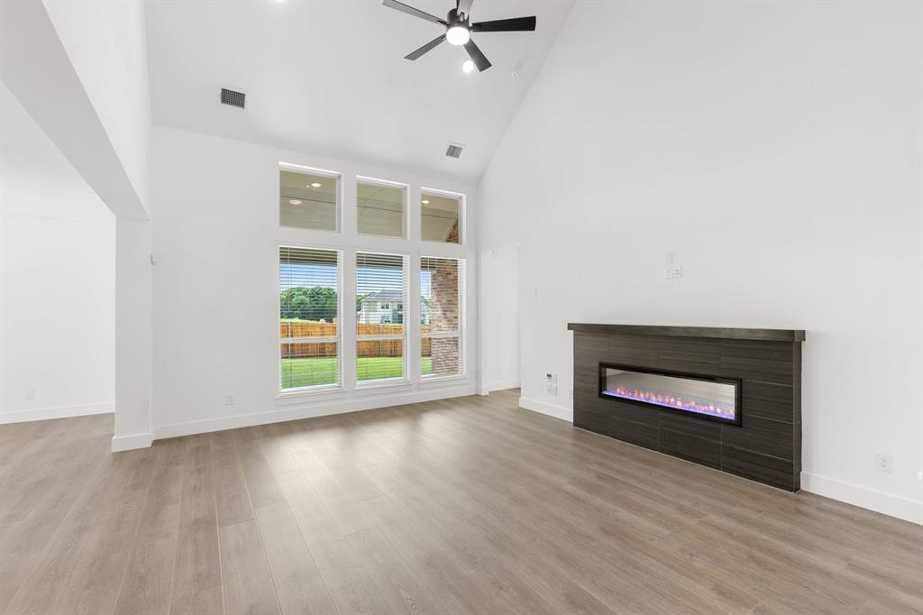 413 Tower Street Property Photo 4