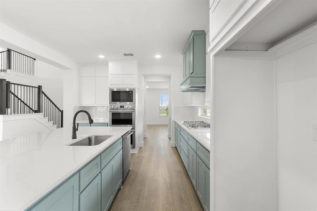 413 Tower Street Property Photo 14