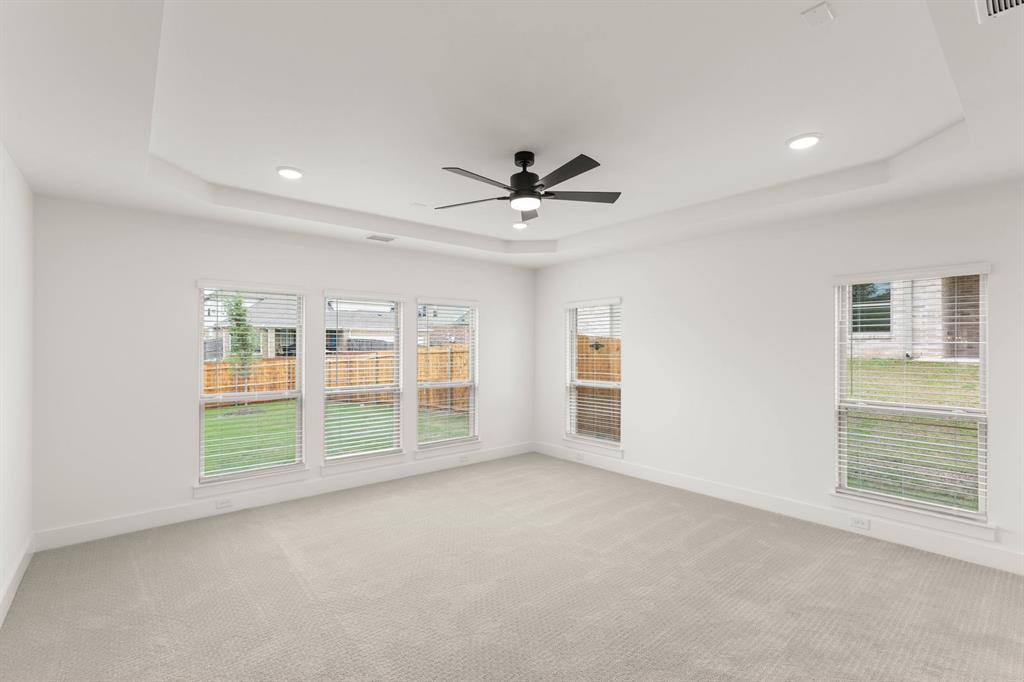 412 Newpark Boulevard Property Photo 15