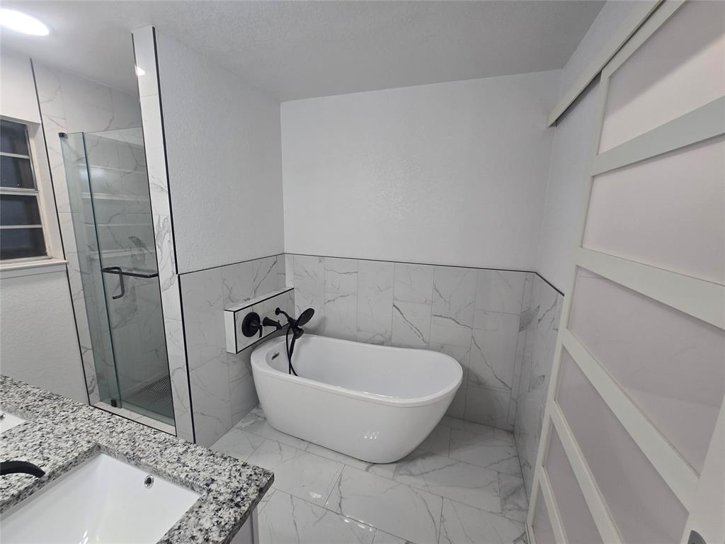 7709 Marlborough Drive Property Photo 1