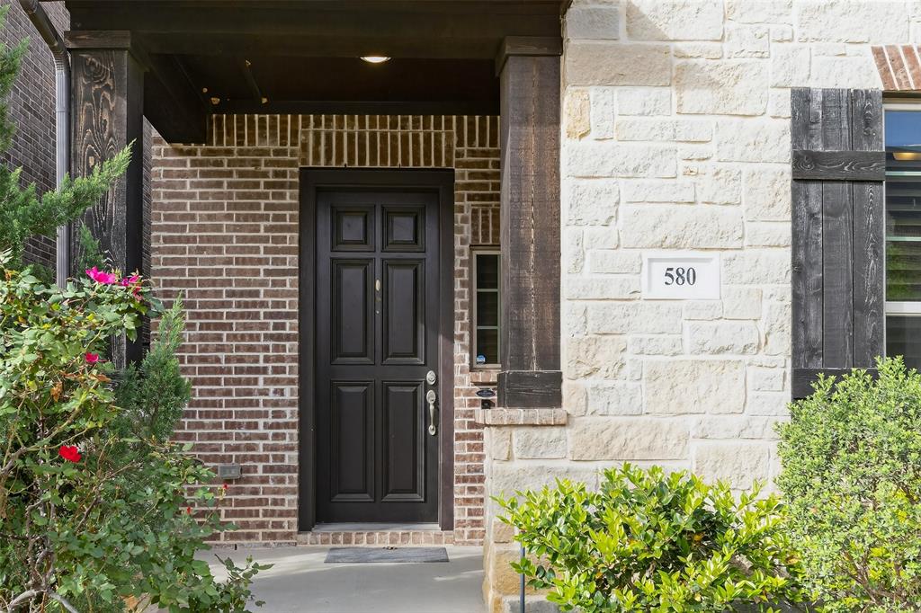 580 Courtyard Lane Property Photo 4