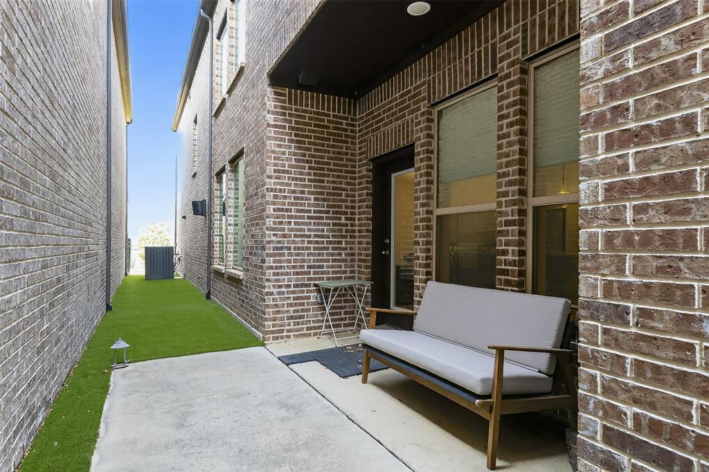 580 Courtyard Lane Property Photo 35