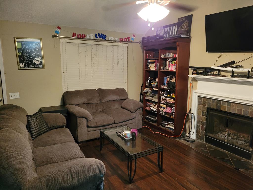 4621 Greenfern Lane Property Photo 3