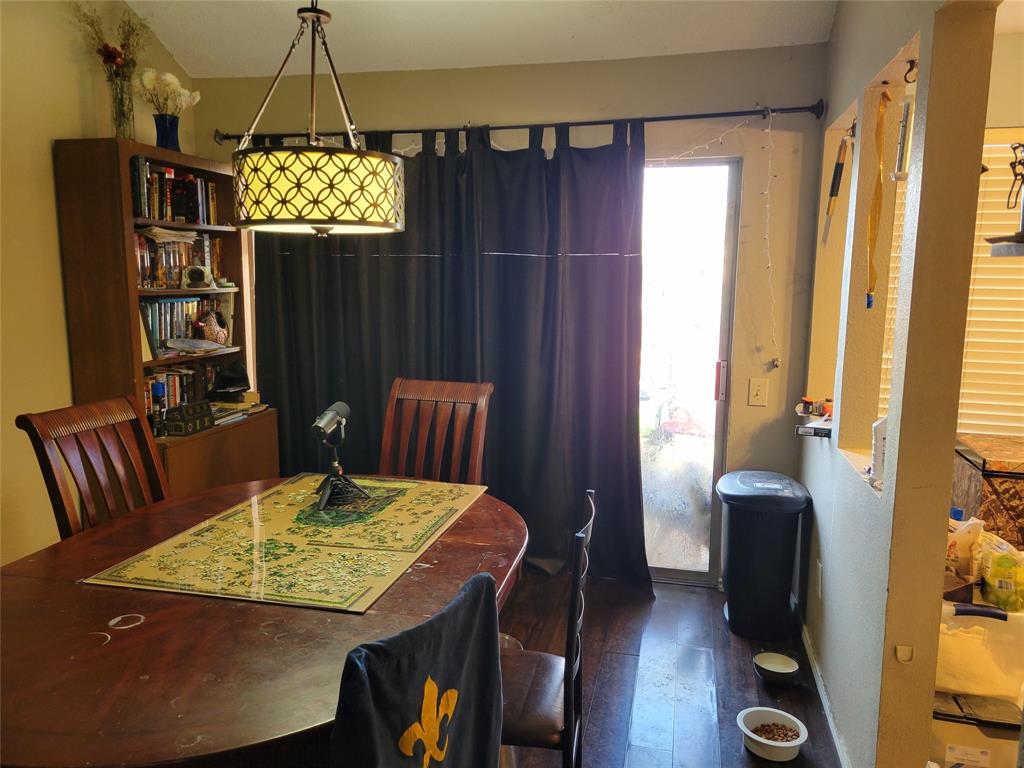 4621 Greenfern Lane Property Photo 4