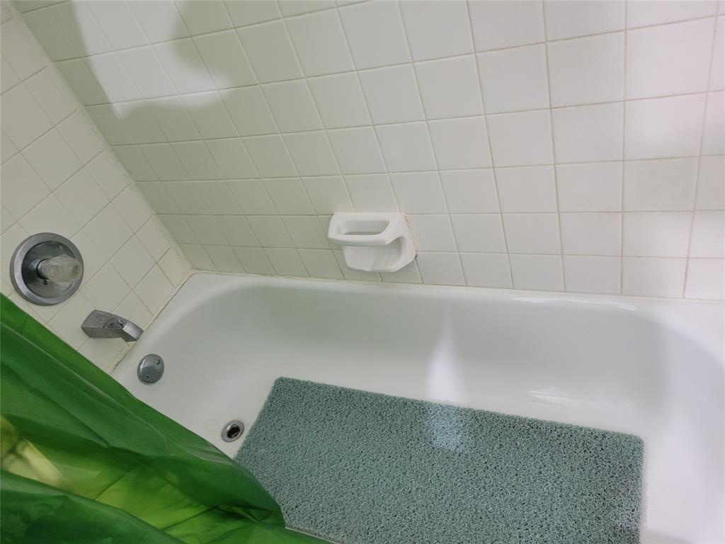 4621 Greenfern Lane Property Photo 17