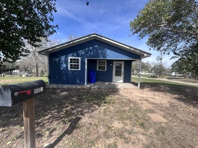 902 Simpson Street Property Photo 1