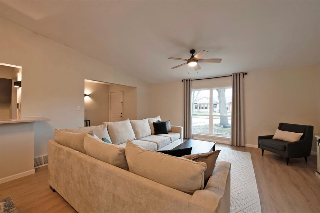 9322 Shipman Street Property Photo 6