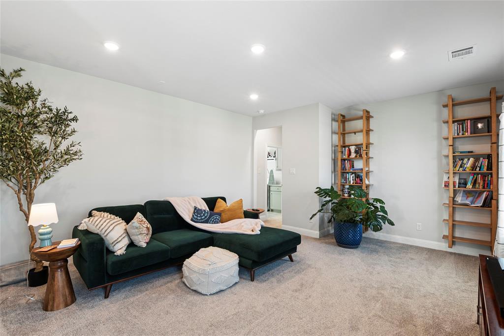7216 Palisades Drive Property Photo 18