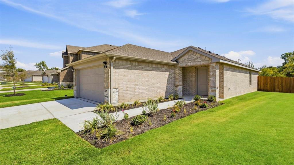 1909 Glory Drive Property Photo 1