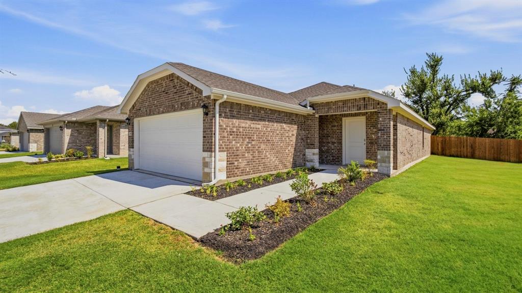1903 Glory Drive Property Photo 1