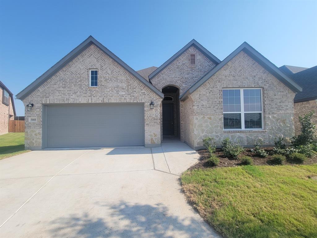 5008 Picasso Road Property Photo 1