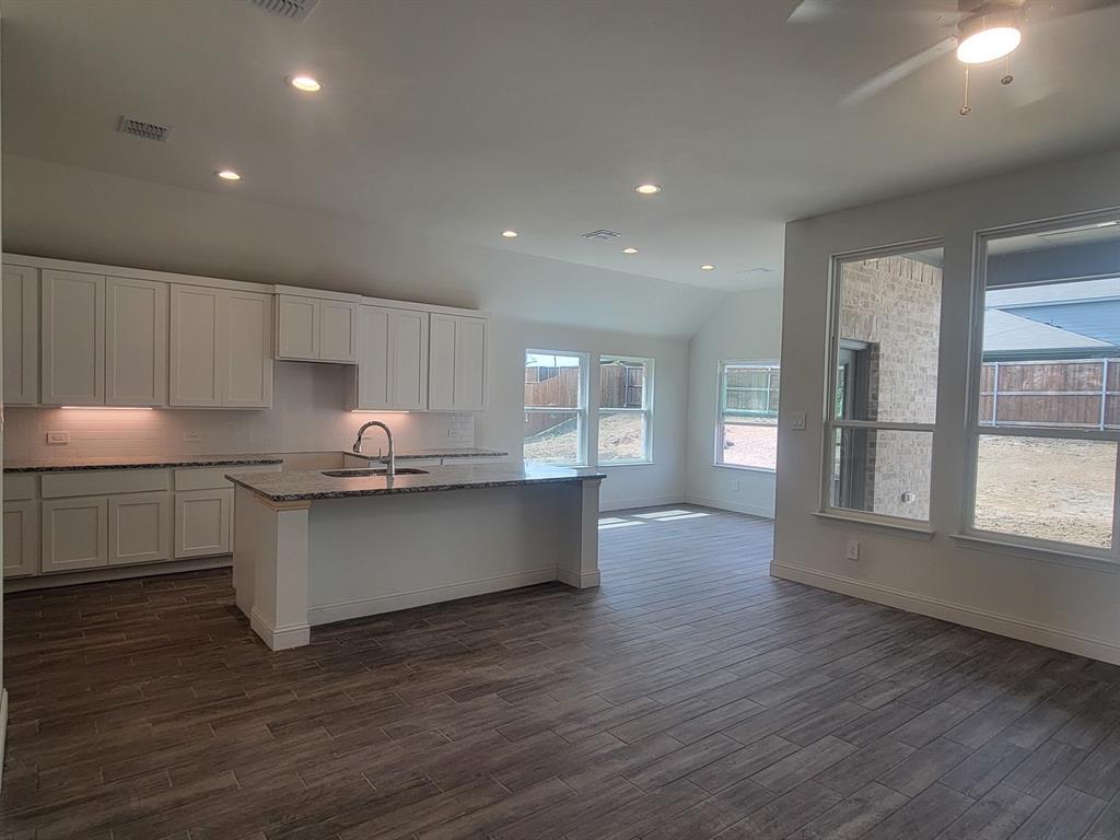 5008 Picasso Road Property Photo 7