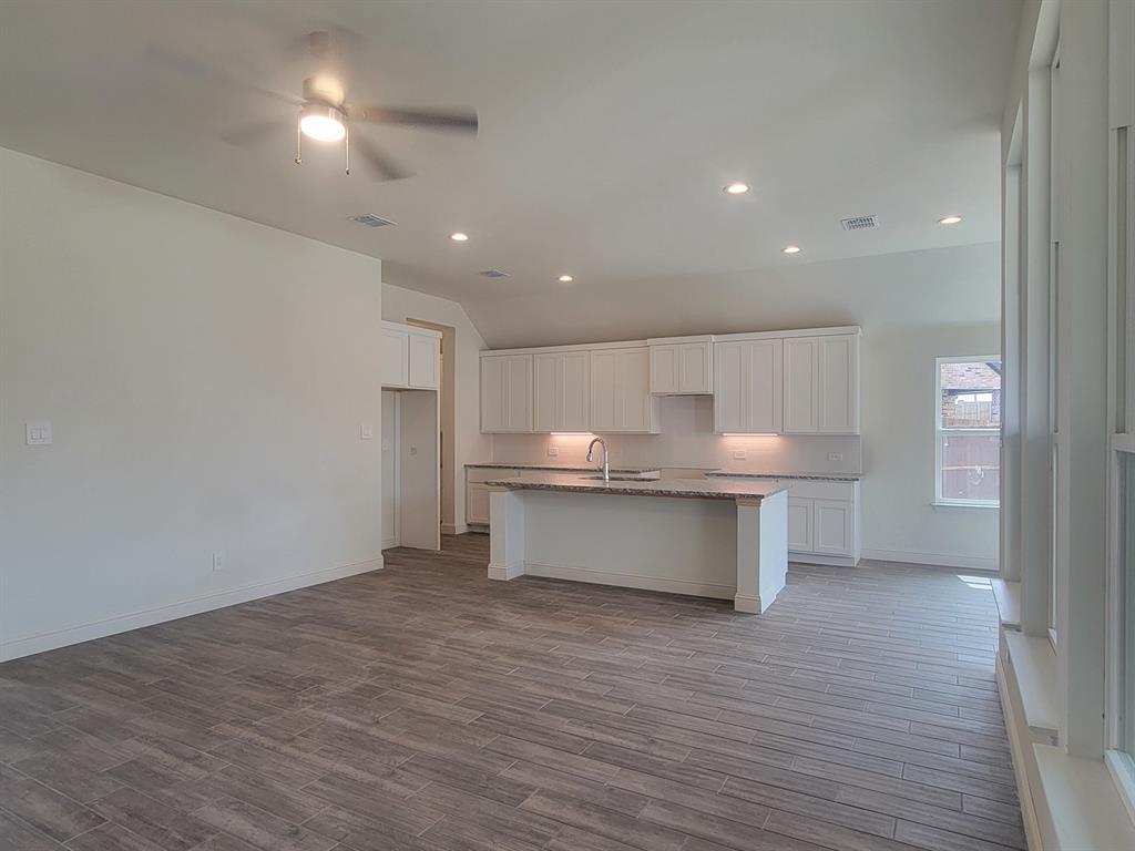 5008 Picasso Road Property Photo 9