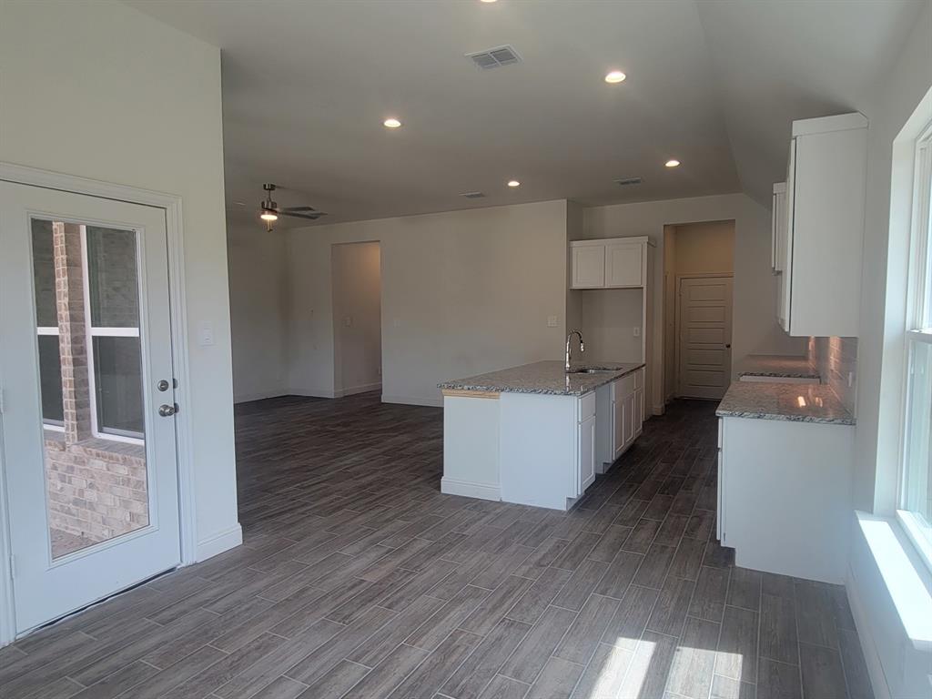 5008 Picasso Road Property Photo 10