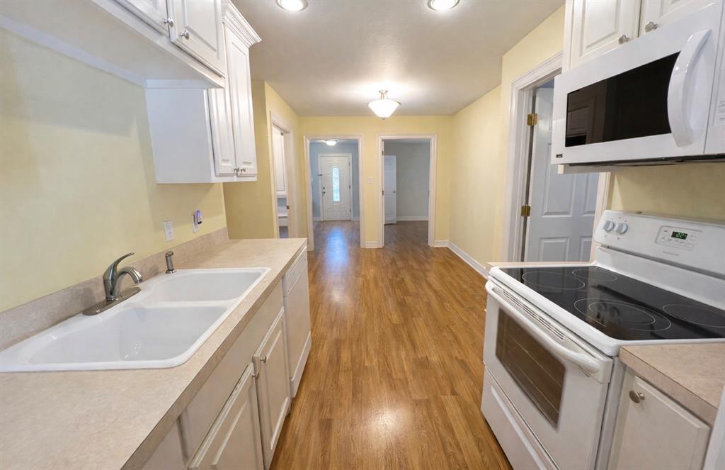1825 Glenway Drive Property Photo 8
