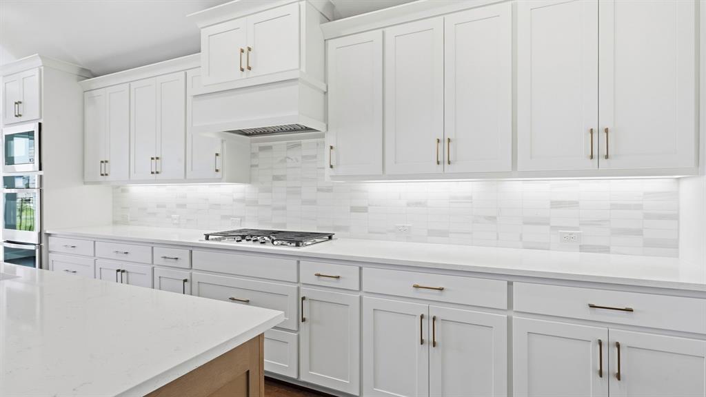 10001 Sagehawk Drive Property Photo 10