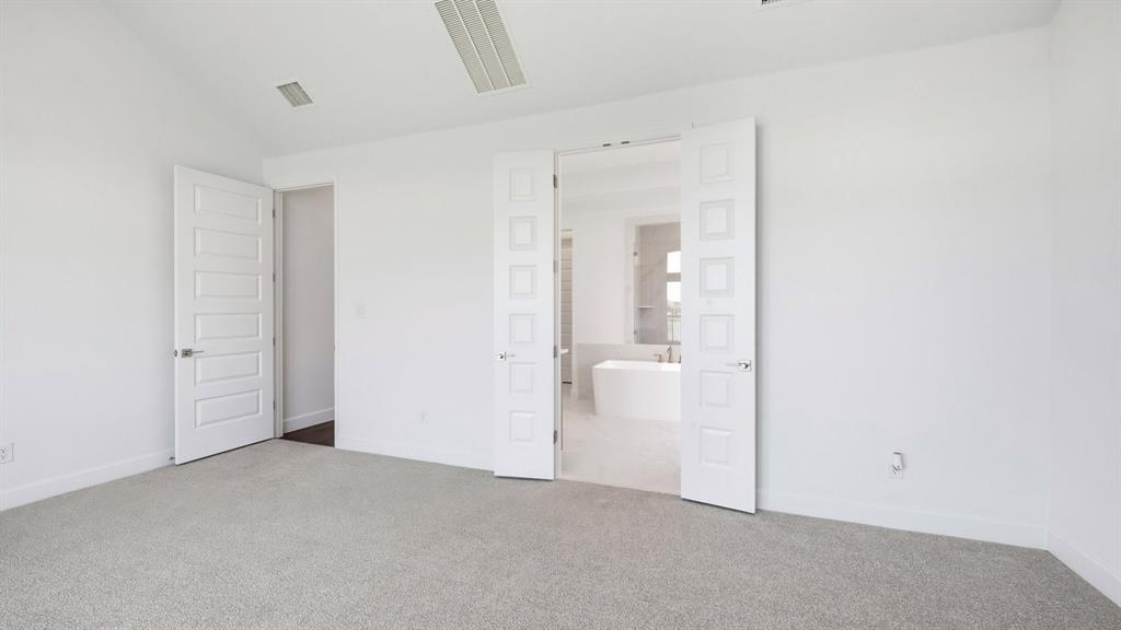 10001 Sagehawk Drive Property Photo 14