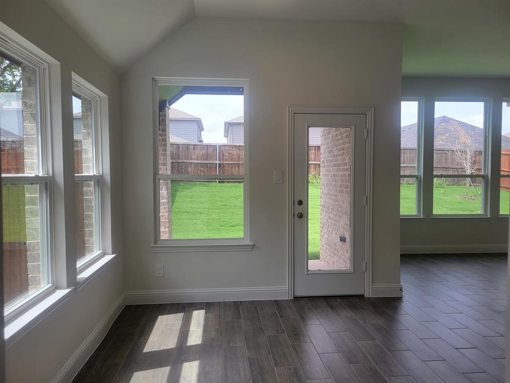 5012 Picasso Road Property Photo 8