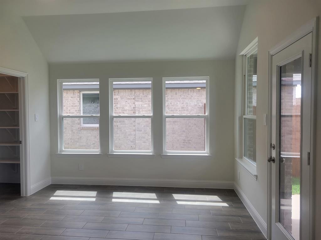 5012 Picasso Road Property Photo 9