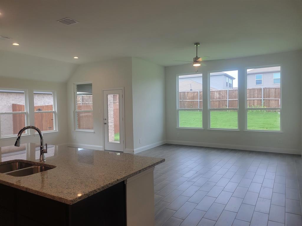 5012 Picasso Road Property Photo 11