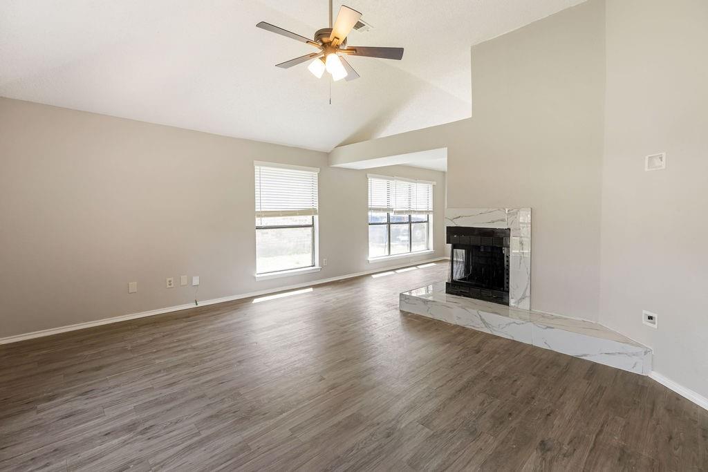 1304 Petunia Drive Property Photo 4