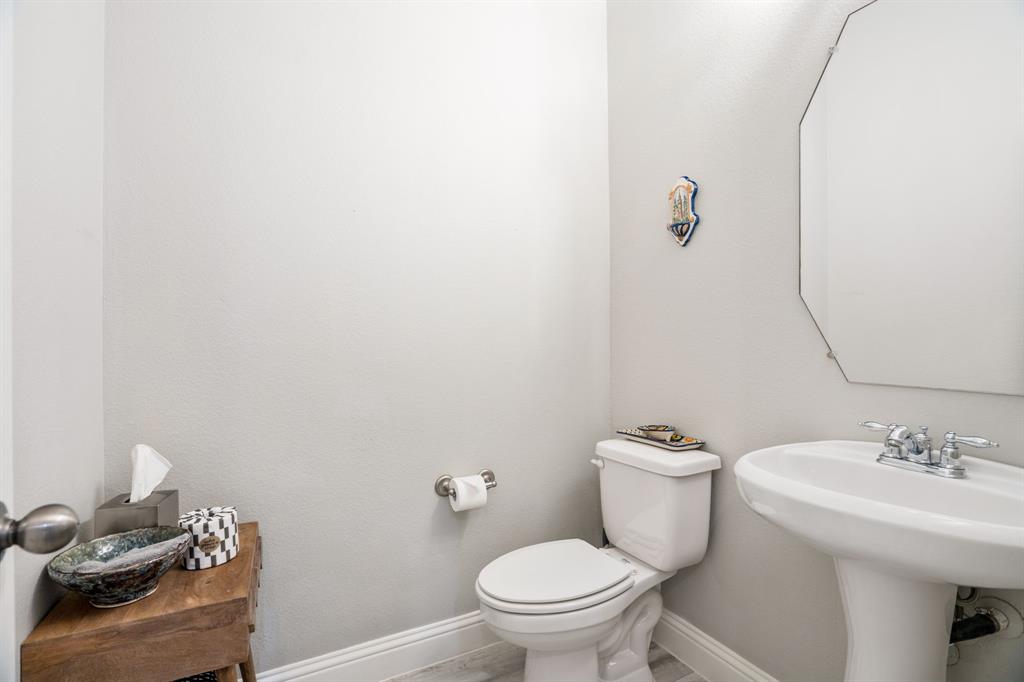 1301 Meadows Avenue Property Photo 18