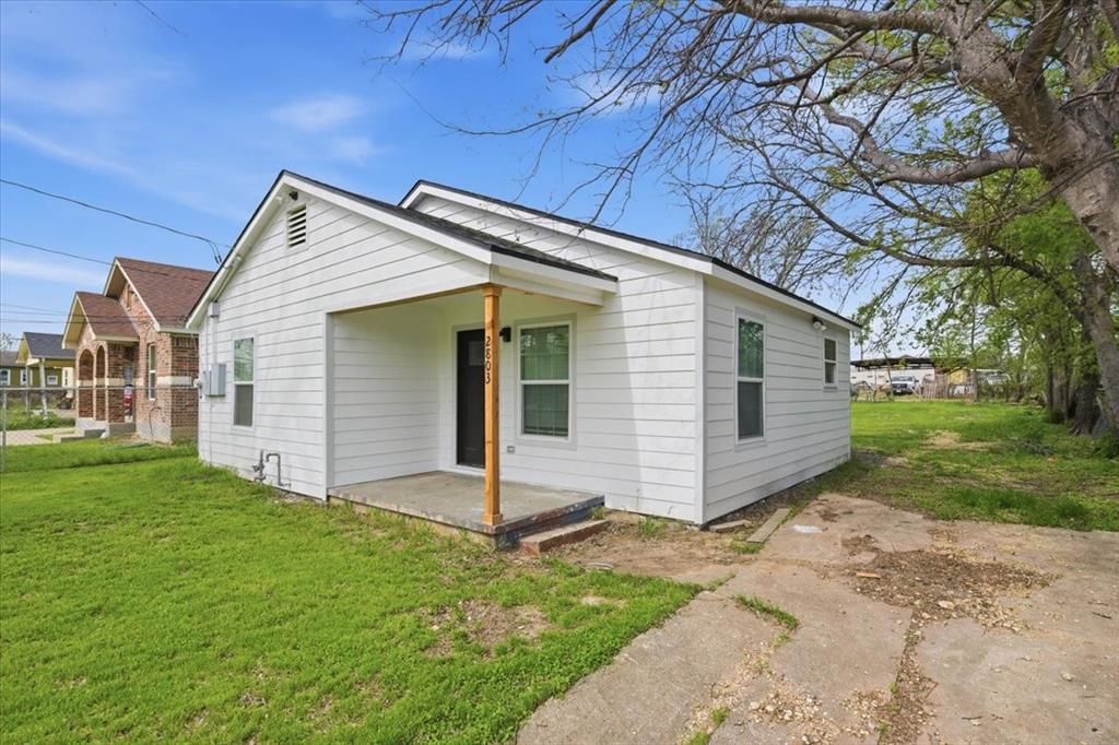 2803 Ross Avenue Property Photo 1