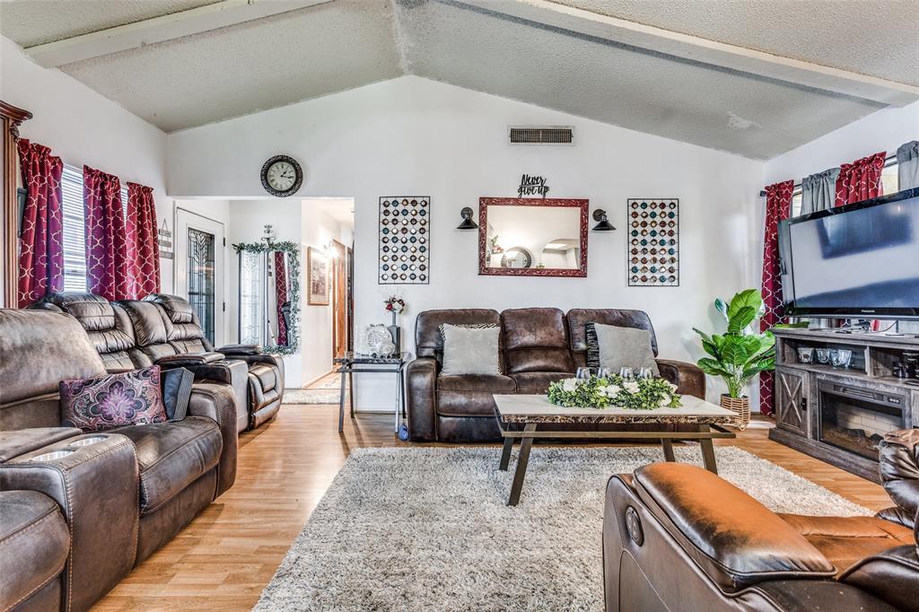 3541 Shorecrest Drive Property Photo 5