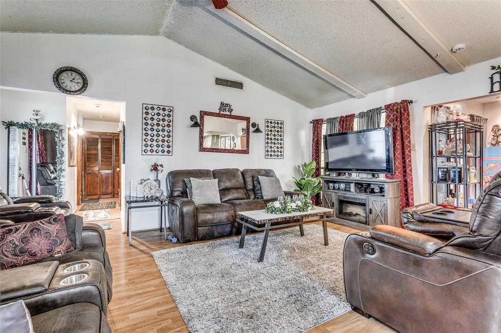 3541 Shorecrest Drive Property Photo 7