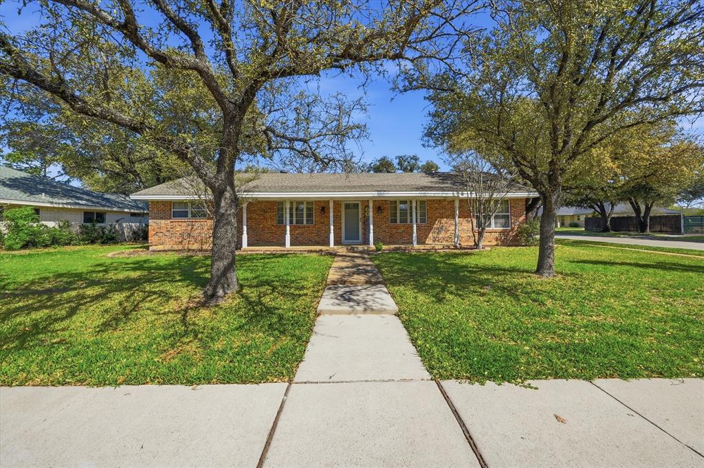 3311 Peachtree Lane Property Photo 1