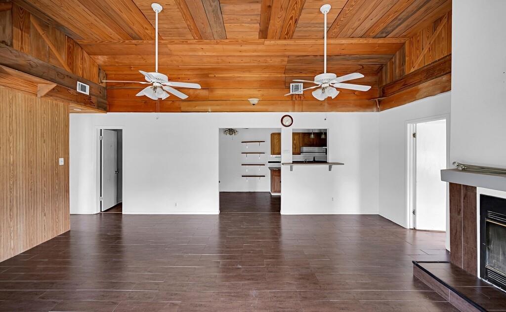 105 County Road 3590 Property Photo 2