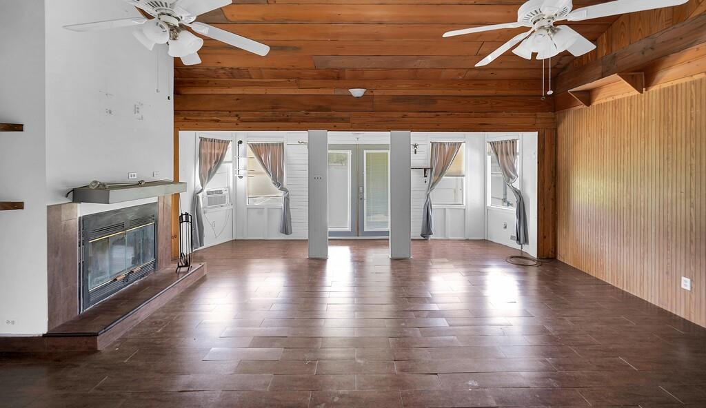 105 County Road 3590 Property Photo 6