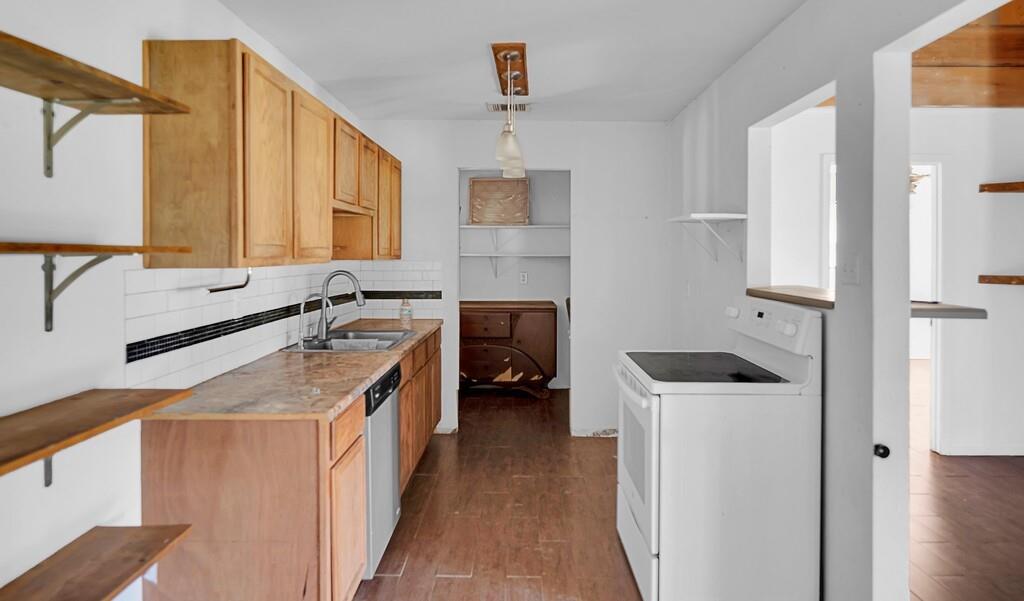 105 County Road 3590 Property Photo 7