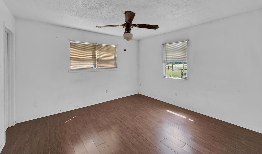 105 County Road 3590 Property Photo 8