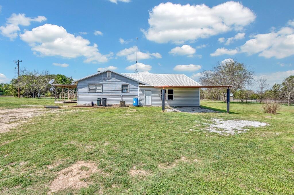 105 County Road 3590 Property Photo 22
