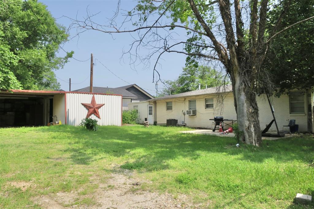 1689 N Highway 81 Property Photo 9
