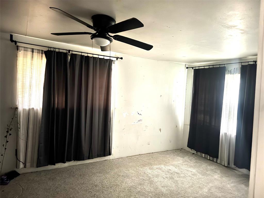 1689 N Highway 81 Property Photo 19