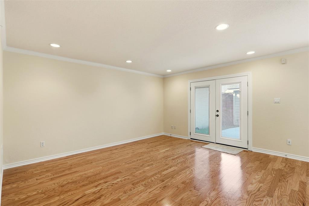 9486 Timberleaf Drive Property Photo 11