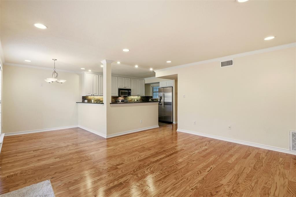 9486 Timberleaf Drive Property Photo 13