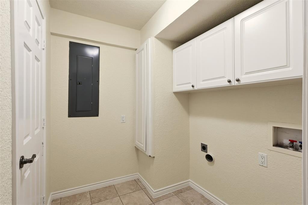 9486 Timberleaf Drive Property Photo 17