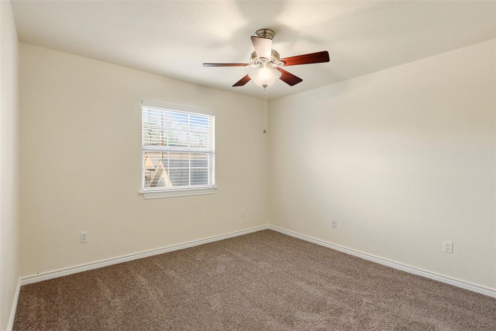 9486 Timberleaf Drive Property Photo 18