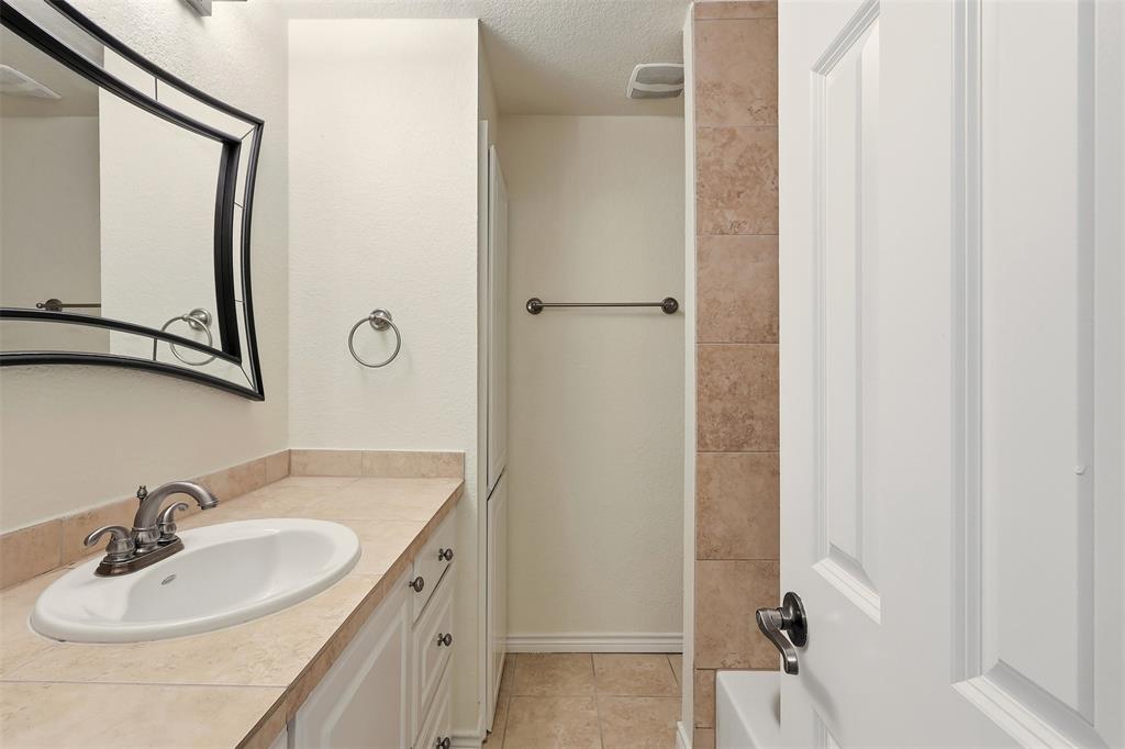 9486 Timberleaf Drive Property Photo 19