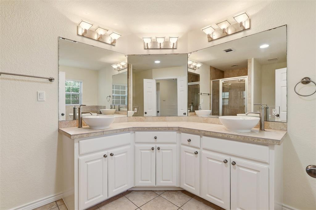 9486 Timberleaf Drive Property Photo 24