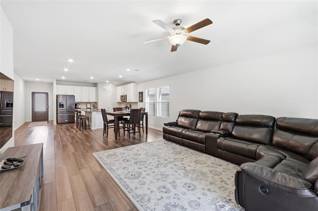 5628 Castle Peak Bend Property Photo 6